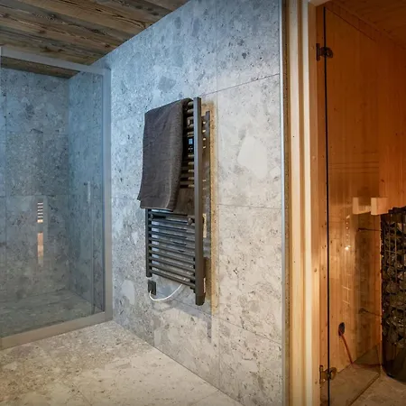 Backflip - Ovo Network Apartment